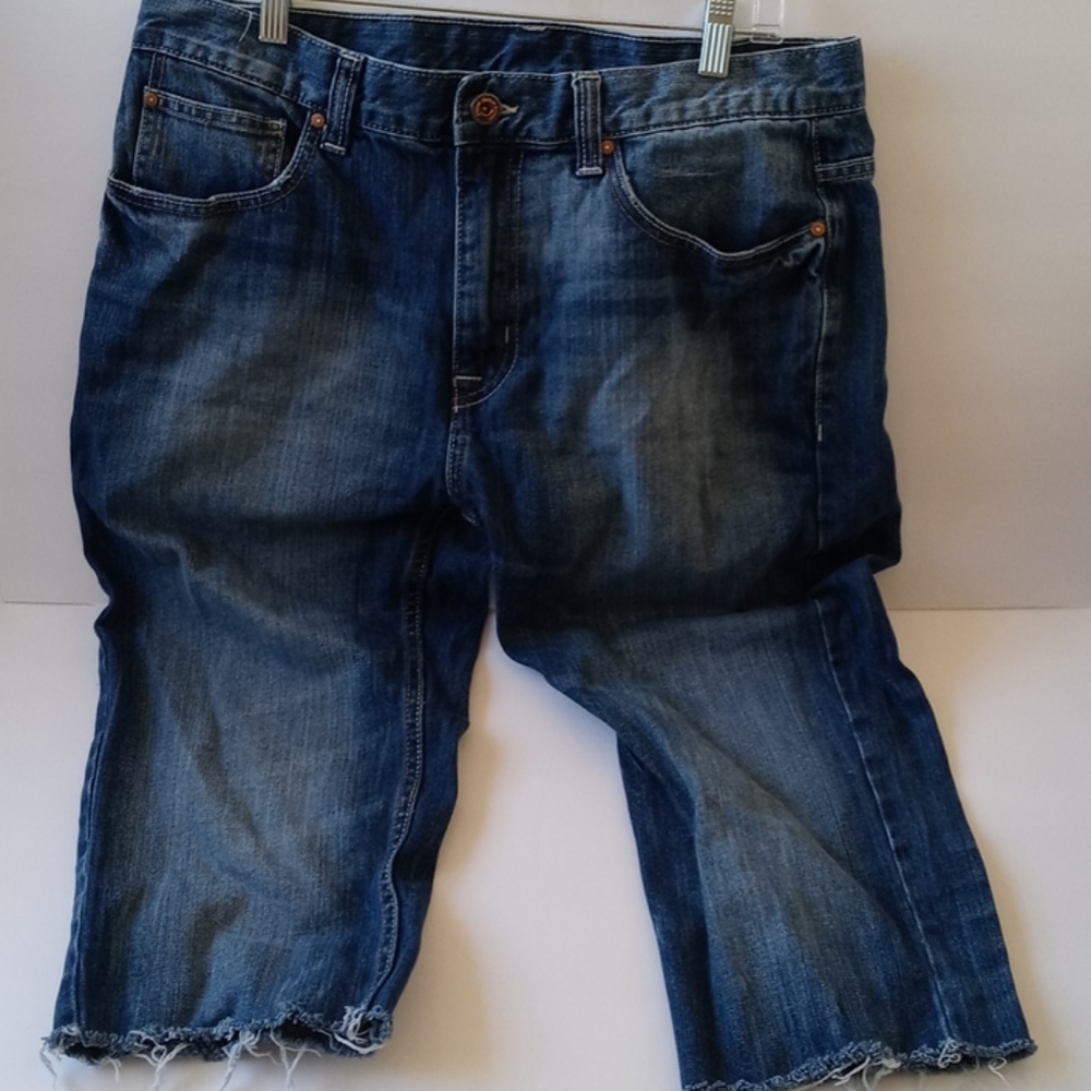 Woman's Denim Capris